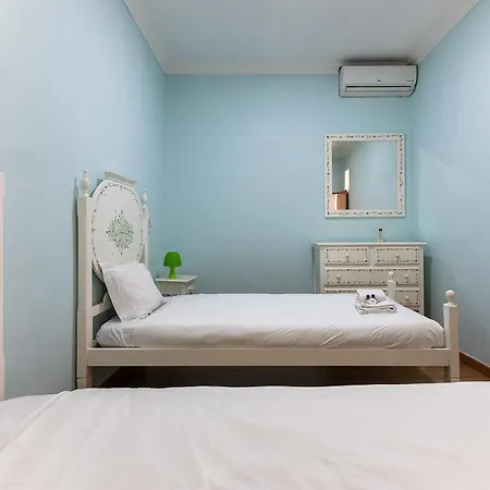 Alfama 2nd Floor Amazing River View * 리스본