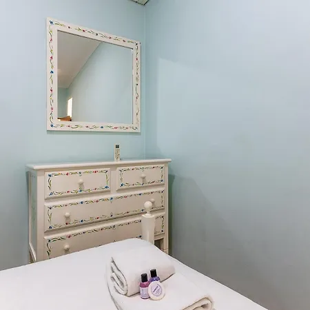 Alfama 2nd Floor Amazing River View * Lissabon